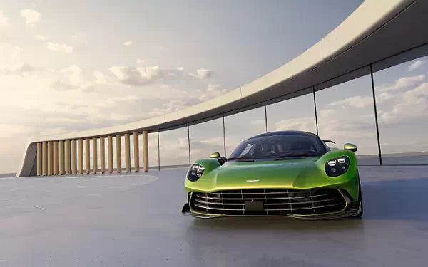   Aston Martin Valhalla - 2025