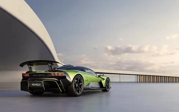   Aston Martin Valhalla - 2025