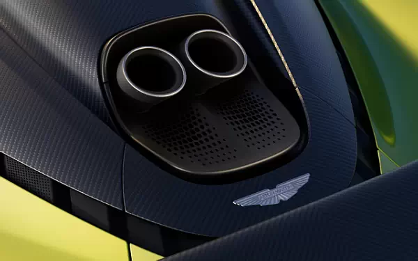   Aston Martin Valhalla - 2025