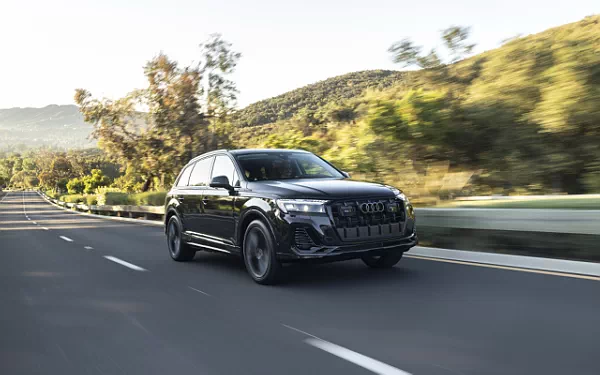   Audi Q7 55 TFSI quattro (Tamarind Brown Metallic) US-spec - 2025