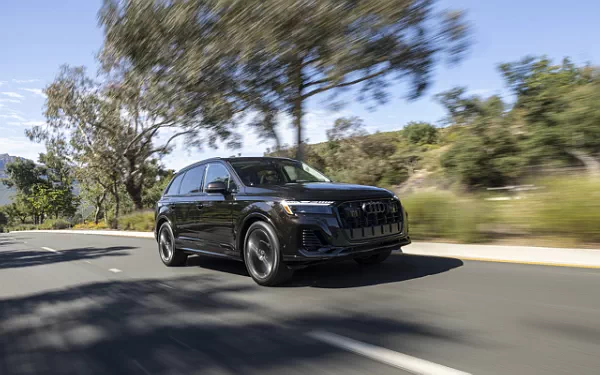   Audi Q7 55 TFSI quattro (Tamarind Brown Metallic) US-spec - 2025