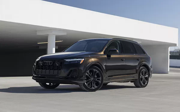   Audi Q7 55 TFSI quattro (Tamarind Brown Metallic) US-spec - 2025