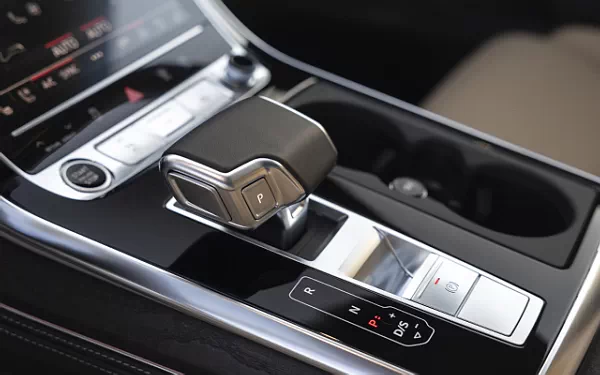   Audi Q7 55 TFSI quattro (Tamarind Brown Metallic) US-spec - 2025