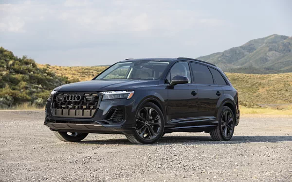   Audi Q7 55 TFSI quattro (Waitomo Blue Metallic) US-spec - 2025