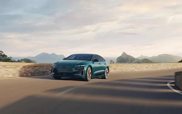   Audi S6 Sportback e-tron US-spec - 2025