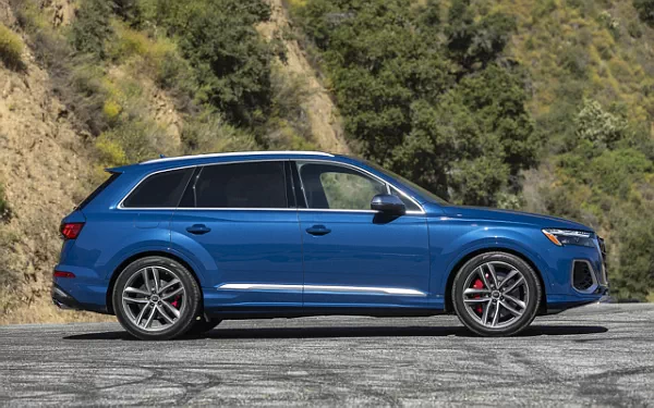   Audi SQ7 TFSI (Ascari Blue Metallic) US-spec - 2025