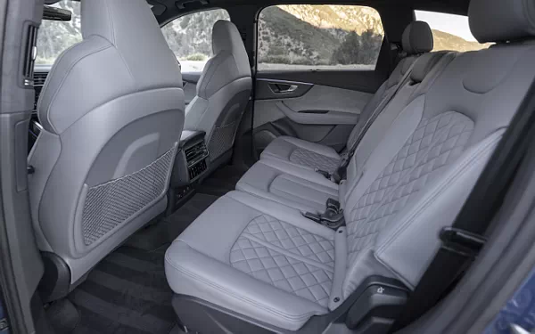   Audi SQ7 TFSI (Ascari Blue Metallic) US-spec - 2025