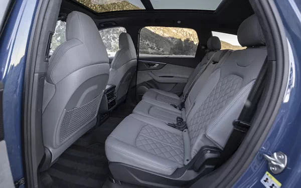   Audi SQ7 TFSI (Ascari Blue Metallic) US-spec - 2025