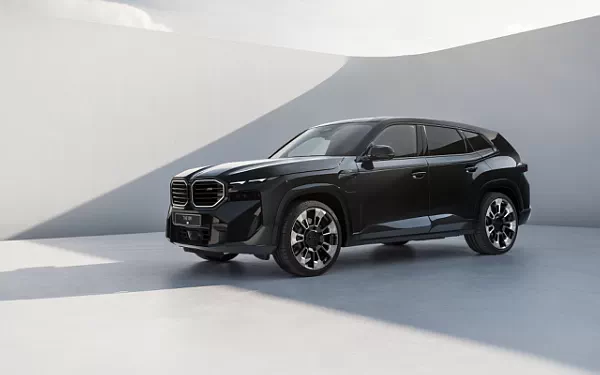   BMW XM (Black) - 2023