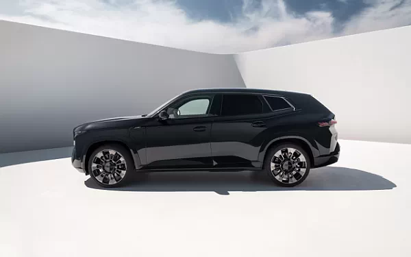   BMW XM (Black) - 2023