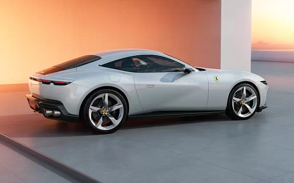   Ferrari Amalfi (Bianco Artico) - 2025