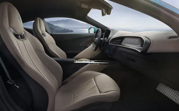   Ferrari Amalfi (Verde Costiera) - 2025