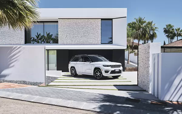   Jeep Grand Cherokee Summit Reserve 4xe EU-spec - 2023