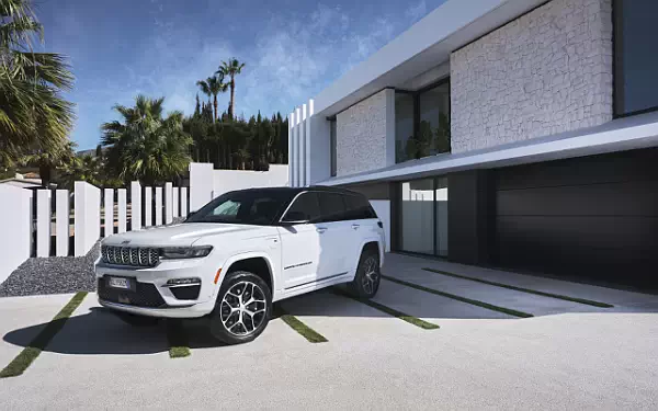   Jeep Grand Cherokee Summit Reserve 4xe EU-spec - 2023