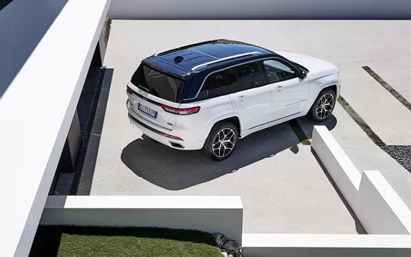   Jeep Grand Cherokee Summit Reserve 4xe EU-spec - 2023