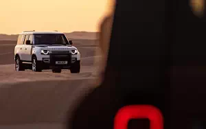   Land Rover Defender 130 P400 SE (Fuji White) - 2023