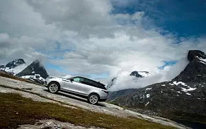   Range Rover Velar R-Dynamic D300 HSE Black Pack - 2017