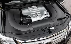   Lexus LX 570 CA-spec - 2013