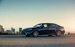   Lexus ES 300h US-spec - 2015