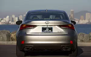   Lexus IS 200t US-spec - 2016