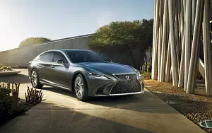   Lexus LS 500 US-spec - 2017