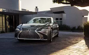   Lexus LS 500 US-spec - 2017