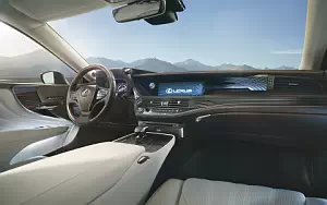   Lexus LS 500 US-spec - 2017