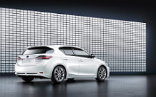   Lexus CT200h - 2010