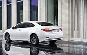   Lexus ES 200 - 2015
