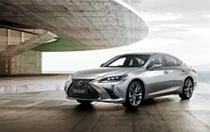   Lexus ES 300h F SPORT - 2018