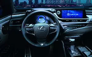   Lexus ES 300h F SPORT - 2018