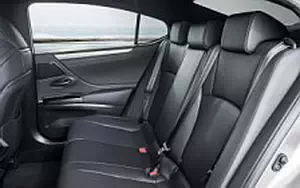   Lexus ES 300h F SPORT - 2018