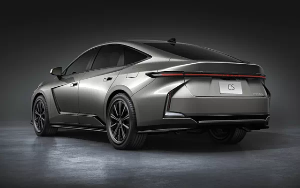   Lexus ES 300h - 2025