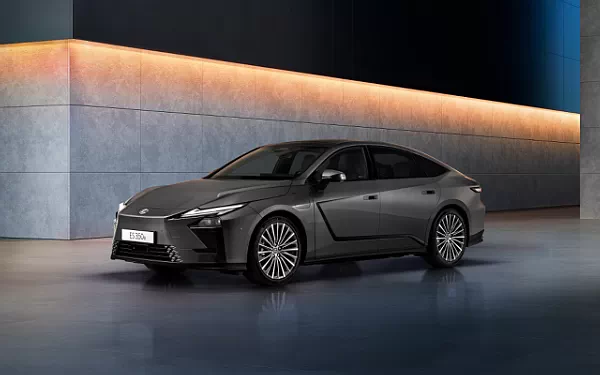   Lexus ES 350e - 2025