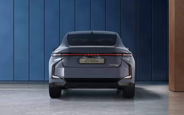   Lexus ES 500e AWD - 2025