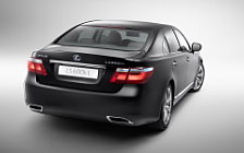   Lexus LS600h L - 2007