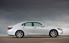   Lexus LS600h - 2007