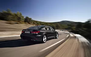   Lexus LS460L AWD - 2012