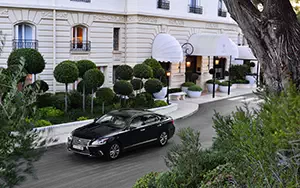   Lexus LS460L AWD - 2012