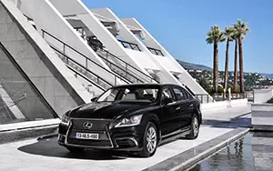   Lexus LS460L AWD - 2012