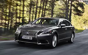   Lexus LS600h L - 2012