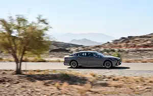   Lexus LS 500h AWD (Manganese Luster) - 2017