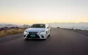   Lexus LS 500h AWD (Sonic White) - 2017