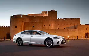   Lexus LS 500h AWD (Sonic White) - 2017