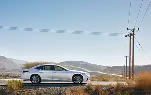   Lexus LS 500h AWD (Sonic White) - 2017