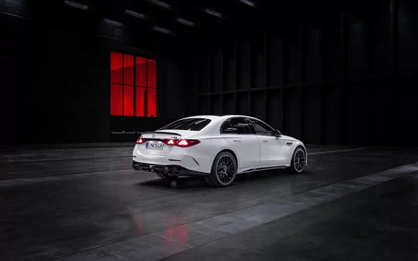   Mercedes-AMG E 53 HYBRID 4MATIC+ - 2024