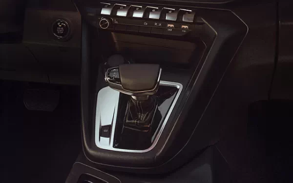   Peugeot Landtrek - 2024