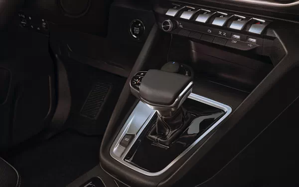   Peugeot Landtrek - 2024