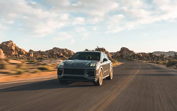   Porsche Cayenne Turbo GT US-spec - 2023