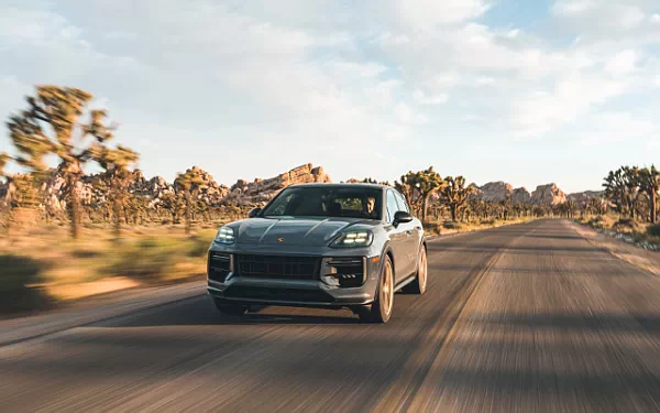   Porsche Cayenne Turbo GT US-spec - 2023
